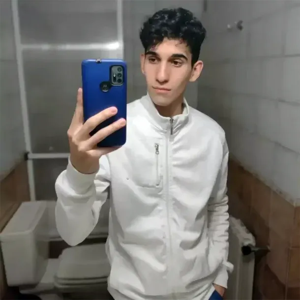 Los papás de Lautaro Alvaredo aseguran que su hijo mueve dedos y hombros