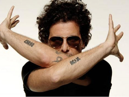 Escuchá lo nuevo e inédito de Calamaro: publicó decenas de temas en Internet