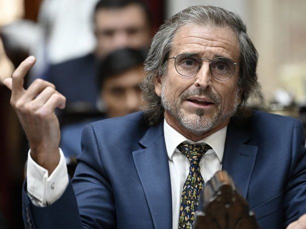 Bertie Benegas Lynch confesó que diputados aliados cambiarían su voto por lugares en las listas de LLA