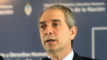 denuncian a de las carreras por presunta recepcion de dadivas