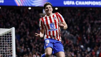 julian alvarez sembro dudas sobre su futuro en atletico de madrid: ¿guino al barcelona? julian alvarez sembro dudas sobre su futuro en atletico de madrid: ¿guino al barcelona?