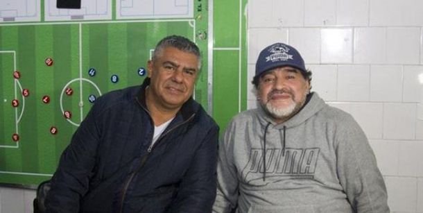 Maradona apoya a Tapia