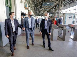 El ministro de Transporte, Mario Meoni, y el intendente de Lomas de Zamora, Martín Insaurralde, en el tren Roca - @mariomeoni