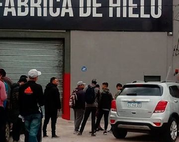 La planta está ubicada en Avenida Tomás Flores 2625, entre calles 196 y 196 Bis