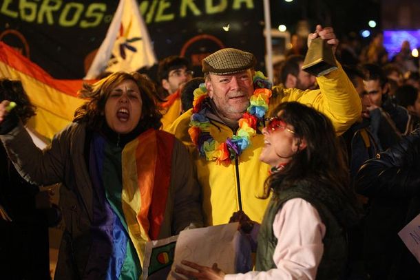 Marcha a favor DYN58 c