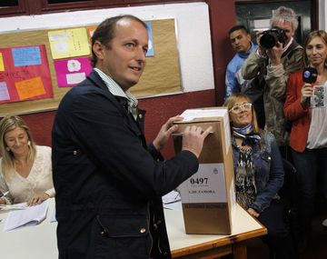 Insaurralde votó a la memoria de Kirchner y por la confianza de CFK