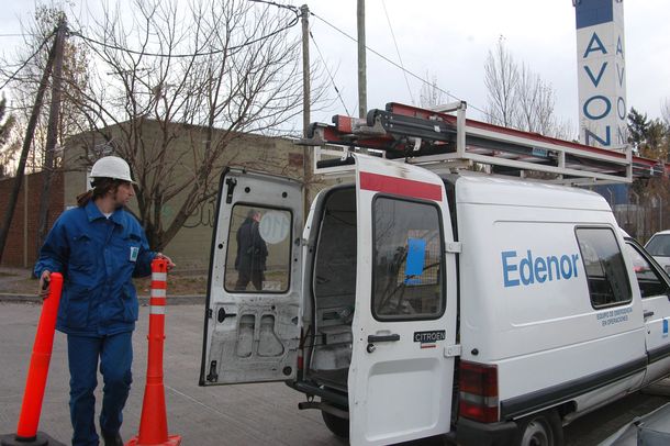 #Paritarias2015: empleados de Luz y Fuerza paran por Ganancias