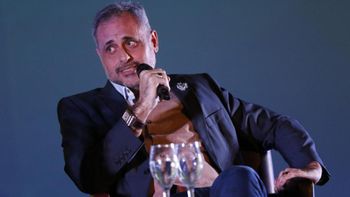 tras la separacion de kampfer, rial viajo solo a miami tras la separacion de kampfer, rial viajo solo a miami