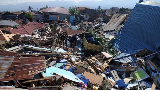 Indonesia: ascienden a 832 los muertos por el terremoto y el tsunami