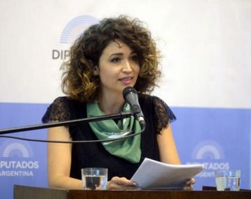Murió por Covid-19 el padre de Julia Mengolini