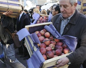 Frutazo en Plaza de Mayo