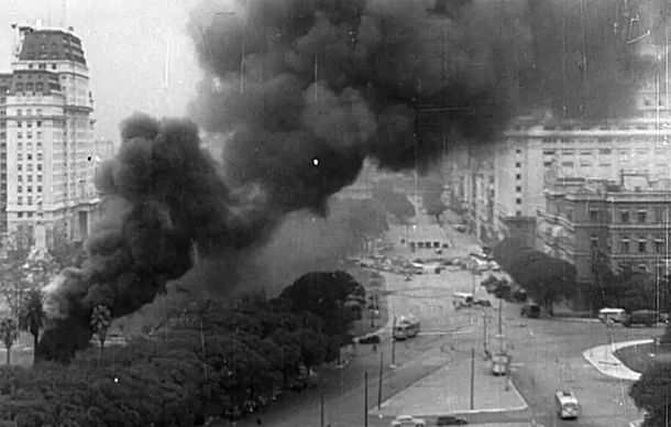 Video en colores: así fue el sangriento bombardeo de 1955 sobre Plaza de Mayo