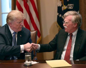 Donald Trump con John Bolton 