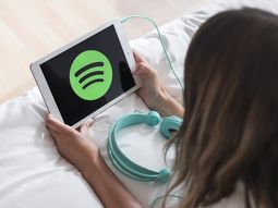 Spotify se quiere ir del país por dos artículos de la Rendición de Cuentas y un senador del Partido Colorado propone derogarlos. Spotify se quiere ir del país por dos artículos de la Rendición de Cuentas y un senador del Partido Colorado propone derogarlos.