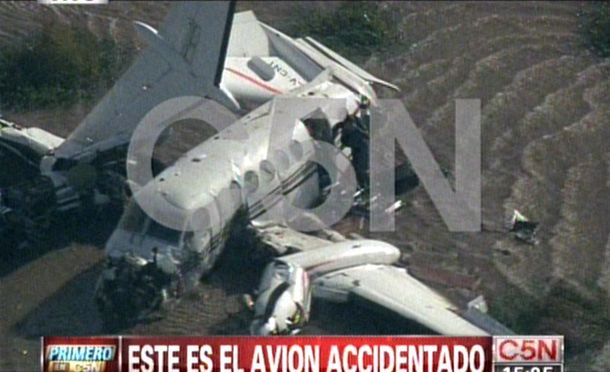 Cinco muertos y cuatro heridos al caer una avioneta en el Río de la Plata