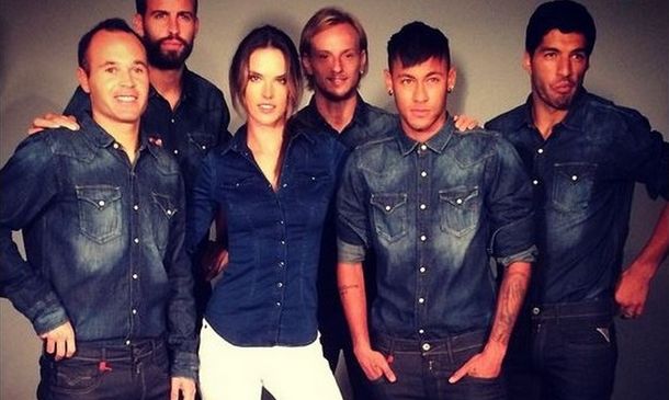 La profe del Barça y una provocativa prueba de jeans con los jugadores