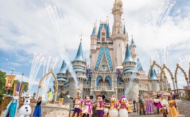 El coronavirus obligó a cerrar los parques de Disney en Florida