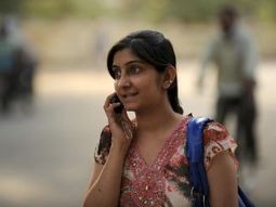 para evitar la infidelidad, prohiben a las mujeres usar el celular para evitar la infidelidad, prohiben a las mujeres usar el celular