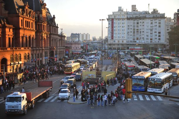 Funcionan, aunque con demoras, los servicios suburbanos