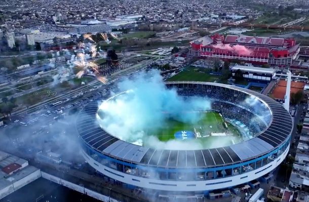 El impresionante recibimiento de los hinchas de Racing para el clásico de Avellaneda