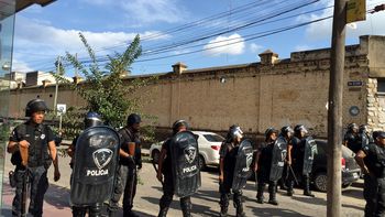 la tupac amaru advierte que desalojar el acampe seria una brutalidad la tupac amaru advierte que desalojar el acampe seria una brutalidad