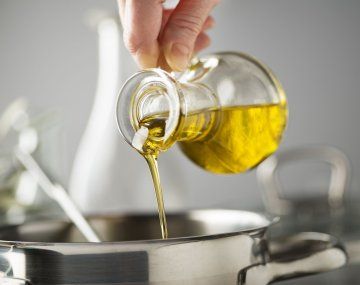ANMAT prohibió la marca de un aceite de oliva: su consumo es peligroso para la salud