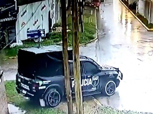 Insólito: un ladrón robó un kiosco delante de un patrullero en Aldo Bonzi