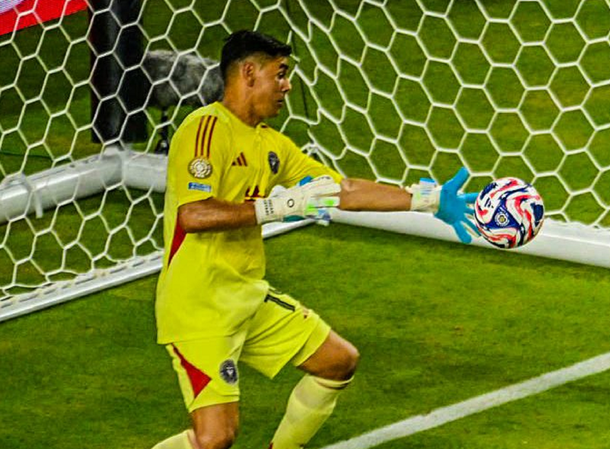 La impresionante atajada de Oscar Ustari para Inter Miami en el penal de Al-Ahly