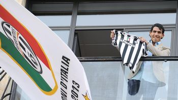 tevez y una pesada herencia: la 10 de alessandro del piero tevez y una pesada herencia: la 10 de alessandro del piero