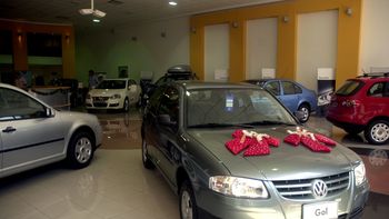 concesionarios acusan a las fabricas de no entregar autos suficientes concesionarios acusan a las fabricas de no entregar autos suficientes