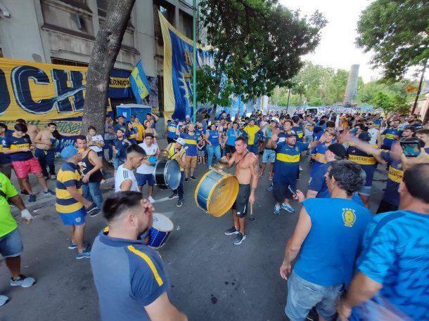 La Ciudad valló los alrededores de La Bombonera para evitar la previa de los hinchas