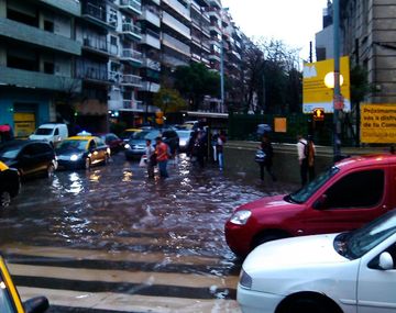 Caos y alarma por la tormenta en Capital y Provincia