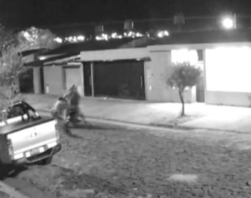 Video: simuló ser repartidor y le robó los celulares a tres chicos en Misiones