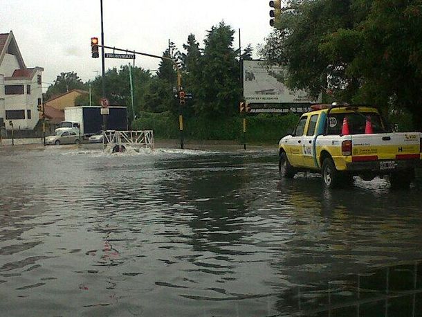 Por las fuertes lluvias, se registraron inundaciones en Capital y Provincia