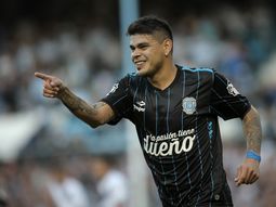 alarma en racing: gustavo bou sufrio un traumatismo de craneo alarma en racing: gustavo bou sufrio un traumatismo de craneo