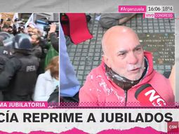 La Policía reprime jubilados en la manifestación contra el anunciado veto de Javier Milei a la movilidad