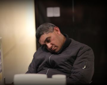 Escrachan a serenos que se duermen en sus trabajos