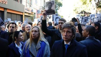 Milei participó del acto por el aniversario del atentado a la AMIA: No vamos a parar