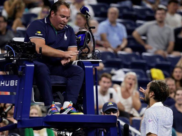 Papelón en el US Open: un fotógrafo ingresó a la cancha y desató la furia de Medvedev