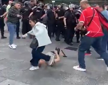 La jubilada que golpeó un policía en Congreso volverá a marchar