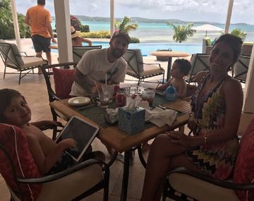 Messi y Antonela, en su luna de miel junto a sus hijos