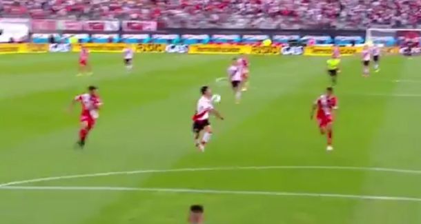La polémica del River - Argentinos: ¿hubo mano de Scocco antes del gol de Pity Martínez?