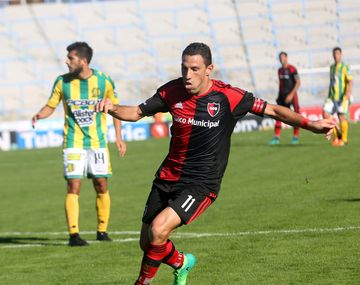 Maxi convirtió el segundo de la Lepra