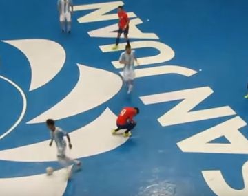 El jugador de San Lorenzo quiso cuidar el balón