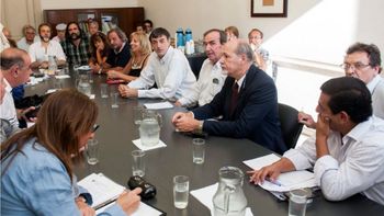 se firmo la paritaria nacional docente: el piso llegara a los $8500 se firmo la paritaria nacional docente: el piso llegara a los $8500