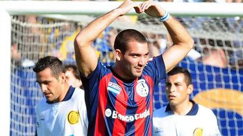 El delantero uruguayo marcó un gol antes de salir lesionado El delantero uruguayo marcó un gol antes de salir lesionado