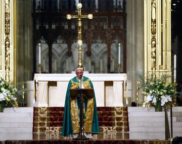 Francisco lamentó la vergüenza de los abusos de chicos en la Iglesia