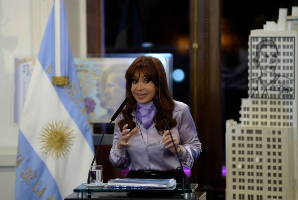 Cristina volvió a apuntar contra el banco Mariva y lo vinculó con Duhalde