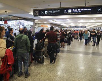 Pilotos alertan que la quita de las tarifas mínimas terminará saliendo carísimo