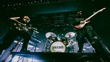 Usted Señalemelo en Niceto. Usted Señalemelo en Niceto.